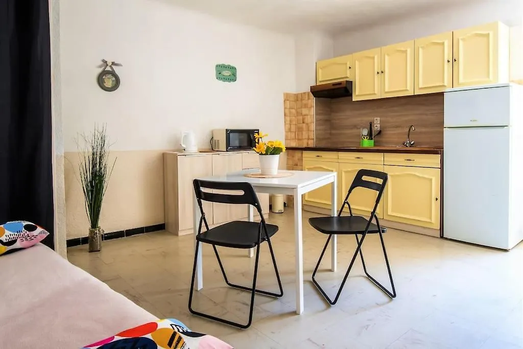 Le Tournesol Des Arenes Wifi Apartment Arles France